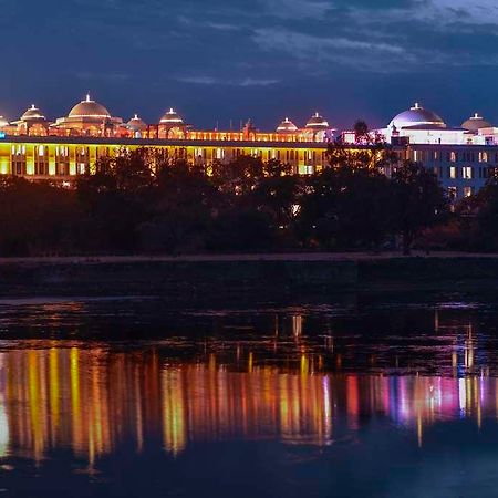 Radisson Blu Udaipur Palace Resort & Spa מראה חיצוני תמונה