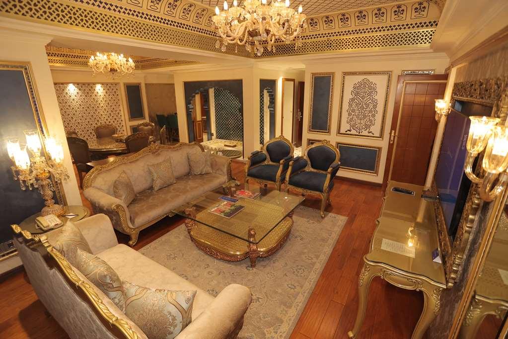 Radisson Blu Udaipur Palace Resort & Spa חדר תמונה